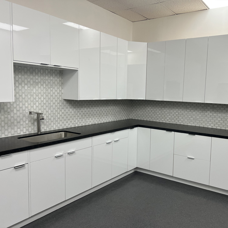 Lemari Dapur Lacquer: Apakah Ini Peningkatan Terbaik untuk Rumah Modern