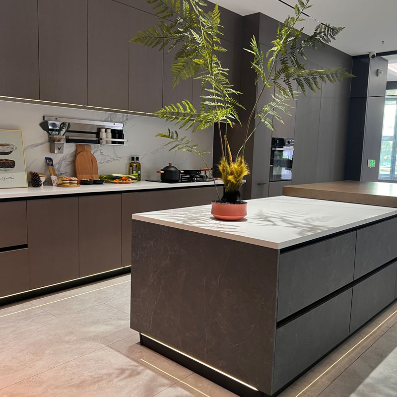 Mengapa Memilih Lemari Dapur Laminasi Modern untuk Rumah Anda?